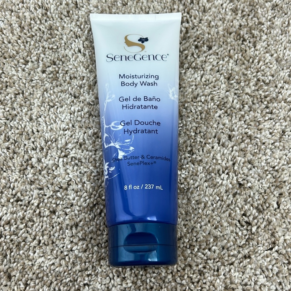 NEW SeneGence Moisturizing Body Wash